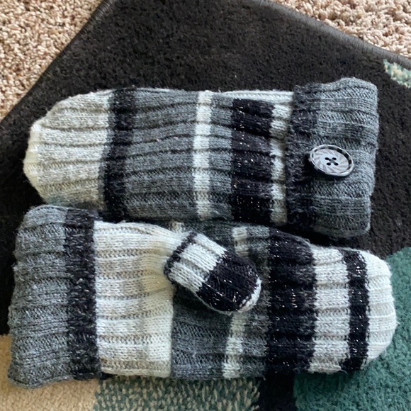 Sweater mittens - Picture 1 of 3